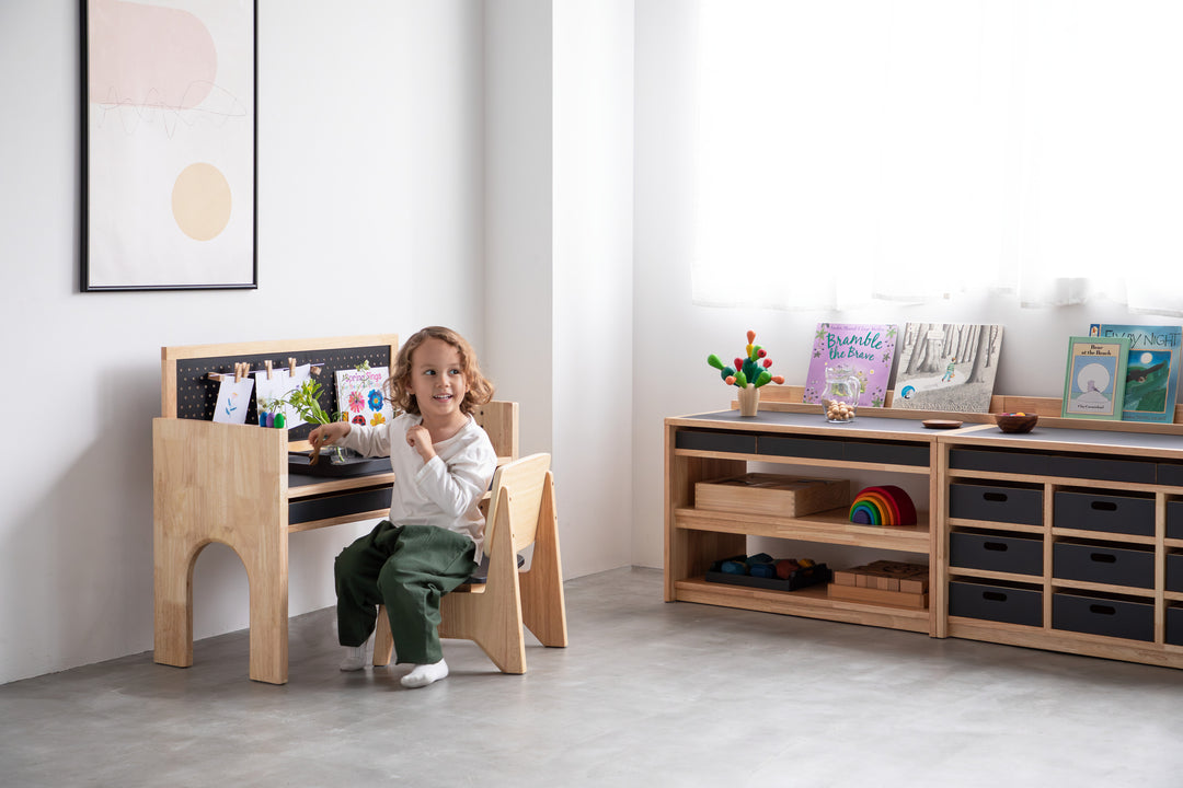 MINORINOのキッズデスク「DESK SET」(option:PEGBOARD)-インテリア例