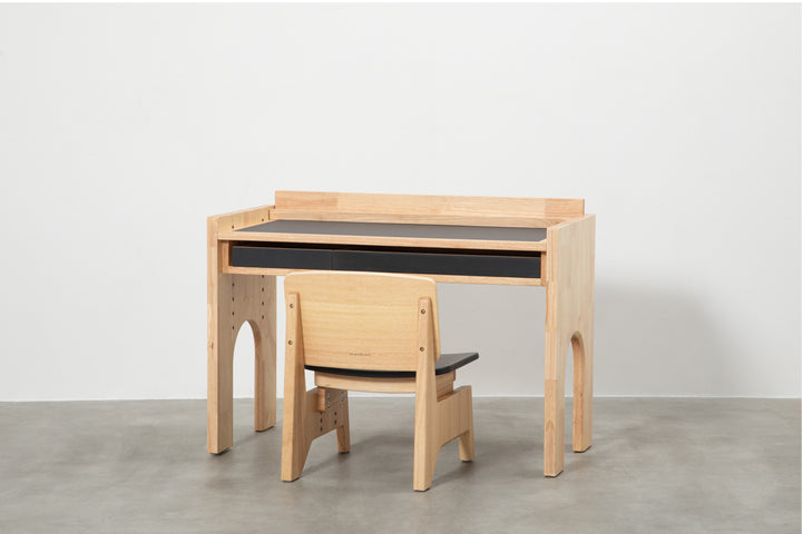 MINORINOのキッズデスク「DESK SET」(option:BOOK STAND)