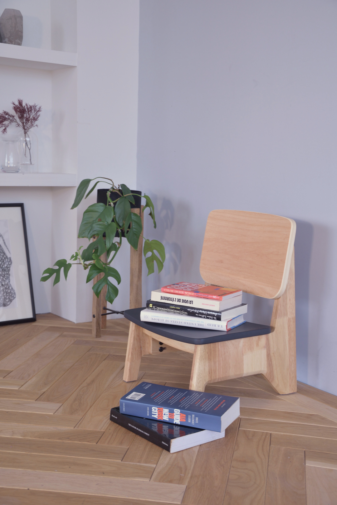 MINORINOのキッズチェアでインテリアコーディネートをしている写真